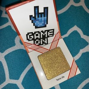 🆕 Tetris x Ipsy highlighter in “Tetris Life”